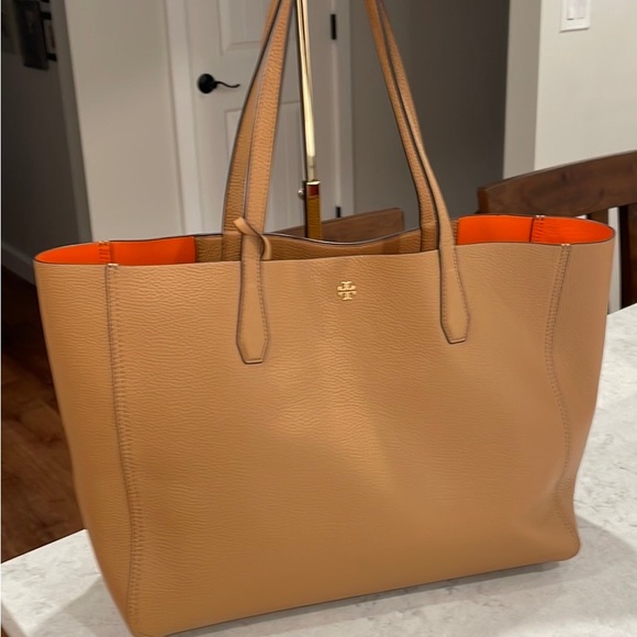 Tory Burch Handbags - Tory Burch Blake Tote 83912 0521